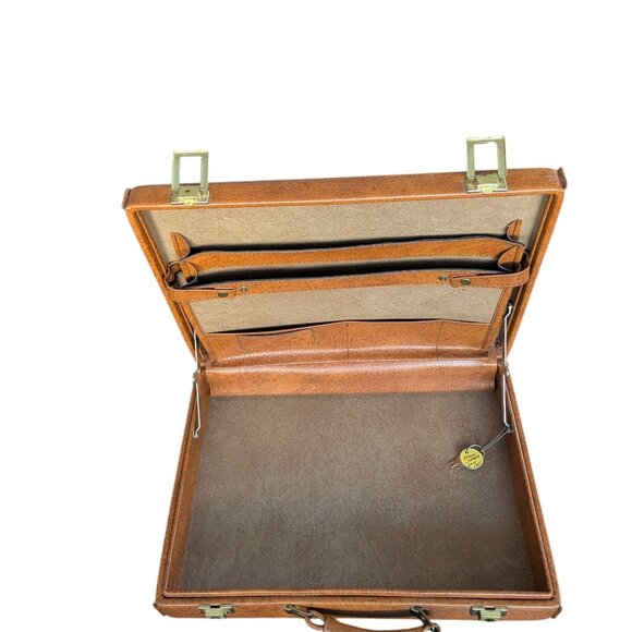 Vintage 1950/1960s Faux Leather Briefcase w locking latch - 2 keys included - Picture 11 of 16